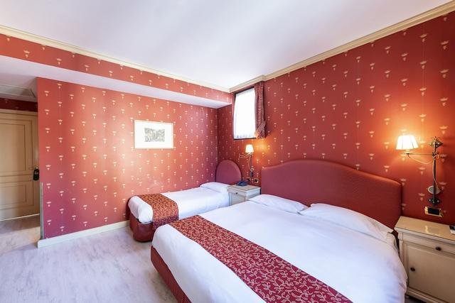 Double Room, Partial Lake View