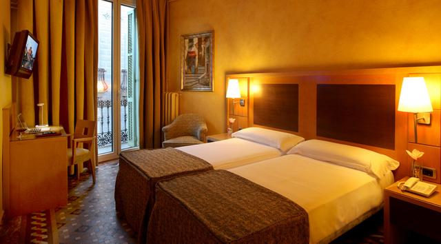 DOUBLE ROOM WITH TERRACE