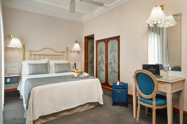 DOUBLE ROOM QUEEN BED